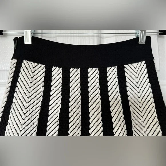 MAJE Mini Skirt Size 1 - Picture 5 of 7